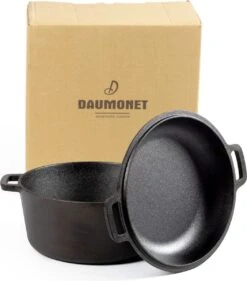 Daumonet Ducasse Gietijzeren Double Use Braadpan - Combi Sudderpan Zwart - 2-in-1 Bak- En Braadpan - PFAS & PFOA Vrij - Rond - Ø 26 Cm - 4,4 Liter - Emaille - Alle Warmtebronnen - Elektrisch - Gas - Halogeen - Inductie - Keramisch -Meubelwinkel 1053x1200
