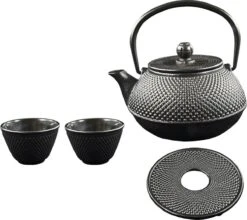 SakuraTea - Theepot Set - 4-delig - Gietijzer - Zwart - 0.8L - 2 Kopjes (100ml) -Meubelwinkel 1200x1068 1