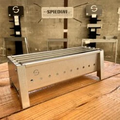 Spiedini Saté-bbq Bali 40 Mini - Kleine, Smalle Houtskoolbarbecue Met Horizontaal Rooster Voor Sate Of Andere Spiesjes - 40 Cm Lang, 11 Cm Breed, 14 Cm Hoog - Ideaal Voor Tuin- Of Open Haard, Of Balkon - Materiaal: Gealuminiseerd Ijzer -Meubelwinkel 1200x1200 1018