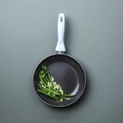 VitaVerde Expert Koekenpannenset Ø 24cm + Ø 28cm - Lichtblauw - Inductie - PFAS-vrij 18 VitaVerde Expert Koekenpannenset Ø 24cm + Ø 28cm - Lichtblauw - Inductie - PFAS-vrij -Meubelwinkel 1200x1200 120