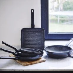 BK Universe Koekenpannenset Ø 24 Cm + Ø 28 Cm - Inductie - PFAS-vrij -Meubelwinkel 1200x1200 444