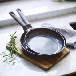 BK Universe Koekenpannenset Ø 24 Cm + Ø 28 Cm - Inductie - PFAS-vrij -Meubelwinkel 1200x1200 445