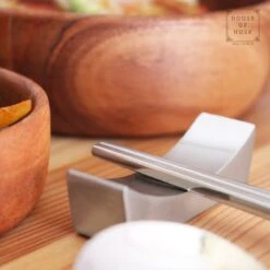 House Of Husk 1 Persoons Chopstick Lepel Set - 1 Paar Metalen Koreaanse Eetstokjes - Inclusief Eetlepel En Houder - RVS - Metaal - Eetstokjes - Koreaans - Vaatwasserbestendig - Sushi Chopsticks - Noodles - Zilver 11 House Of Husk 1 Persoons Chopstick Lepel Set - 1 Paar Metalen Koreaanse Eetstokjes - Inclusief Eetlepel En Houder - RVS - Metaal - Eetstokjes - Koreaans - Vaatwasserbestendig - Sushi Chopsticks - Noodles - Zilver -Meubelwinkel 1200x1200 637