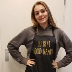 Keukenschort Met Grappige Tekst Bedrukt Cadeau Jij Bent Goud Waard| Katoenen Barbecueschort Keuken BBQ Schort Kookschort Kokschort | Opa Oma Mama Papa Juf Meester Bedanken Collega Vriendin Juffendag Vaderdag Moederdag Verjaardag Man Vrouw 7 Keukenschort Met Grappige Tekst Bedrukt Cadeau Jij Bent Goud Waard| Katoenen Barbecueschort Keuken BBQ Schort Kookschort Kokschort | Opa Oma Mama Papa Juf Meester Bedanken Collega Vriendin Juffendag Vaderdag Moederdag Verjaardag Man Vrouw -Meubelwinkel 1200x1200 698
