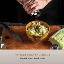 DODANA Premium Peper - & Zoutmolen Elektrisch - 1 Stuk - Pepermolen - Zoutmolen - Oplaadbaar - USB - Elektrische Pepermolen - RVS - Zwaartekracht Functie - LED Lamp - Nl Handleiding - Incl Borsteltje -Meubelwinkel 1200x1200 757