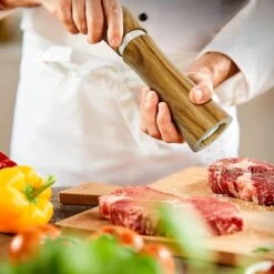 UNBOX Peper En Zoutmolen Set - Pepermolen - Zoutmolen - BBQ Accesoires - Acacia Hout - RVS -Meubelwinkel 1200x1200 840