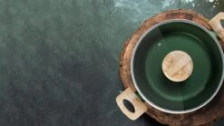 Forest, Braadpan Met Deksel – Ø 16 Cm – 100% Gerecycled Aluminium – Geschikt Voor Alle Warmtebronnen - Duurzame Pan – PFOA Vrij – Sudderpan – Stoofpan – 2.5 L -Meubelwinkel 1200x675 3