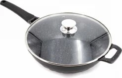 Cheffinger Wokpan Met Deksel - 32cm - Zwart - Pan - Keukenaccessoires 14 Cheffinger Wokpan Met Deksel - 32cm - Zwart - Pan - Keukenaccessoires -Meubelwinkel 1200x767