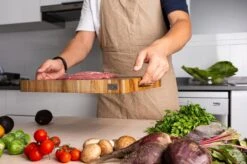 VDN Professionele Snijplank Acacia Hout Met Sapgeul En Handvatten – Hakblok 26x38x3.5 Cm -Meubelwinkel 1200x798 9