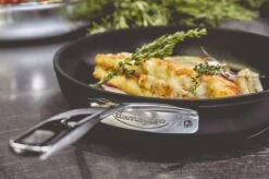 Demeyere Alu Pro Dura Glide Koekenpan - Ø 24 & Ø 28cm - Titanium 17 Demeyere Alu Pro Dura Glide Koekenpan - Ø 24 & Ø 28cm - Titanium -Meubelwinkel 1200x799 9