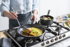 GreenPan Memphis Koekenpannenset - 3-delig - Zwart - Inductie - PFAS-vrij 34 GreenPan Memphis Koekenpannenset - 3-delig - Zwart - Inductie - PFAS-vrij -Meubelwinkel 1200x800 22