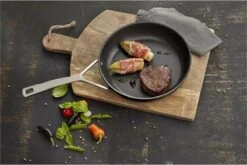 Demeyere Alu Pro Dura Glide Koekenpan - Ø 24 & Ø 28cm - Titanium 13 Demeyere Alu Pro Dura Glide Koekenpan - Ø 24 & Ø 28cm - Titanium -Meubelwinkel 1200x802 1