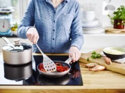 GreenPan Cambridge Hapjespan Met Deksel 28cm - Brons - Inductie - PFAS-vrij 18 GreenPan Cambridge Hapjespan Met Deksel 28cm - Brons - Inductie - PFAS-vrij -Meubelwinkel 1200x899 7