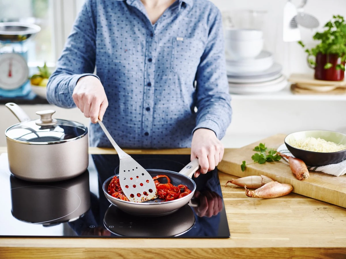 GreenPan Cambridge Hapjespan Met Deksel 28cm - Brons - Inductie - PFAS-vrij 7 GreenPan Cambridge Hapjespan Met Deksel 28cm - Brons - Inductie - PFAS-vrij - Afbeelding 5