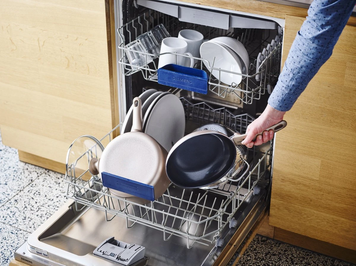 GreenPan Cambridge Hapjespan Met Deksel 28cm - Brons - Inductie - PFAS-vrij 9 GreenPan Cambridge Hapjespan Met Deksel 28cm - Brons - Inductie - PFAS-vrij - Afbeelding 7