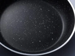 Sola Wokpan Stonehenge - Ø 28 Cm - Zwart/wit - Aluminium - Antiaanbaklaag -Meubelwinkel 1200x906 5