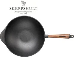 Skeppshult - Wokpan Walnoot Handgreep 32 Cm -Meubelwinkel 1200x926 49