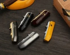 Cohiba® Sigarenaansteker - Sigarenboor - Sigaren - Sigaar - Cohiba Aansteker - Sigarenboor - Sigaren Accessoires - Sigarenknipper - Sigaar Aansteker - Cohiba - Incl. Luxe Geschenkdoos - Zwart -Meubelwinkel 1200x934 1
