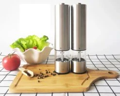 MD-Goods ® Elektrische Peper En Zoutmolen Set - Pepermolen - RVS - Cadeau - Restaurant Kwaliteit -Meubelwinkel 1200x960 4