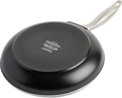 GreenPan Koekenpan - Royal Black - ø 28 Cm - Keramische Anti-aanbaklaag -Meubelwinkel 1200x973